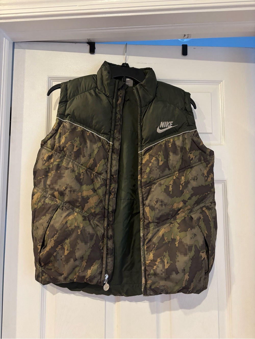 Nike camo puffer vest